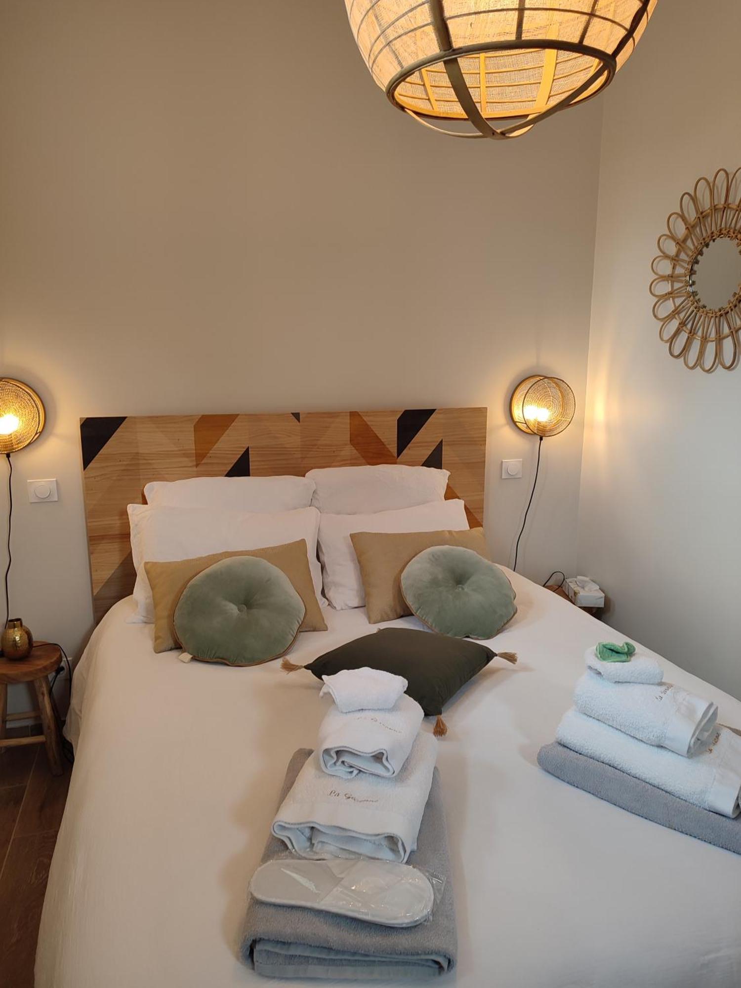 Demeure De La Garenne Bed & Breakfast Montmirail  Exterior photo
